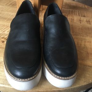 Vince- Zeta Leather Platform size 8 1/2